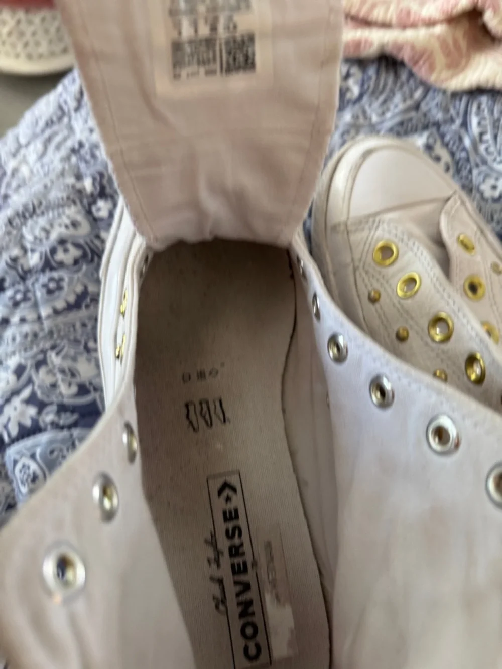 Chuck Taylor White Leather With Hold Grommets Converse sneakers in Men’s Size 8 - Picture 8 of 10